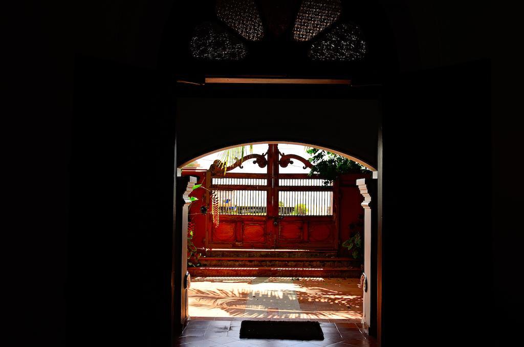 ホテル Raheem Residency アーラップーザ県 エクステリア 写真